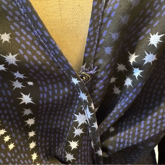 BCBGeneration Sz Sm Starry navy blue blouse with peplum hem - Picture 3 of 6